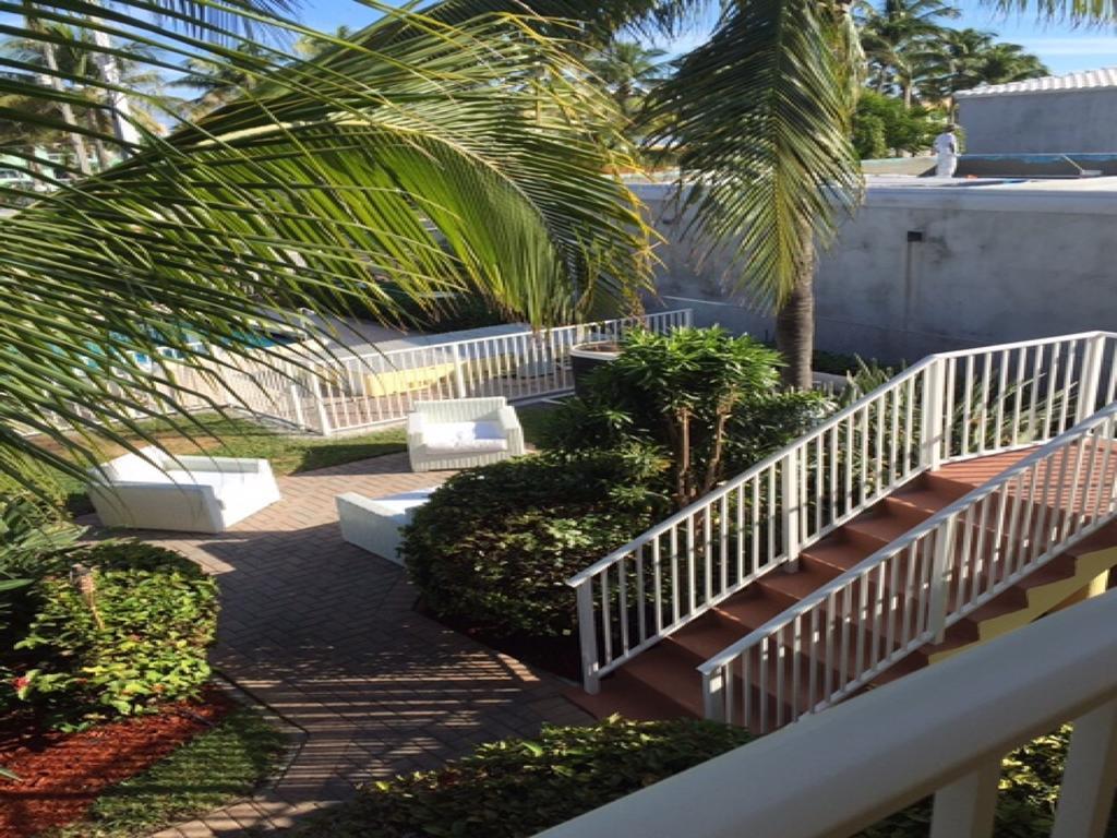 Luna Paradise By The Sea Aparthotel Lauderdale-by-the-Sea Ngoại thất bức ảnh
