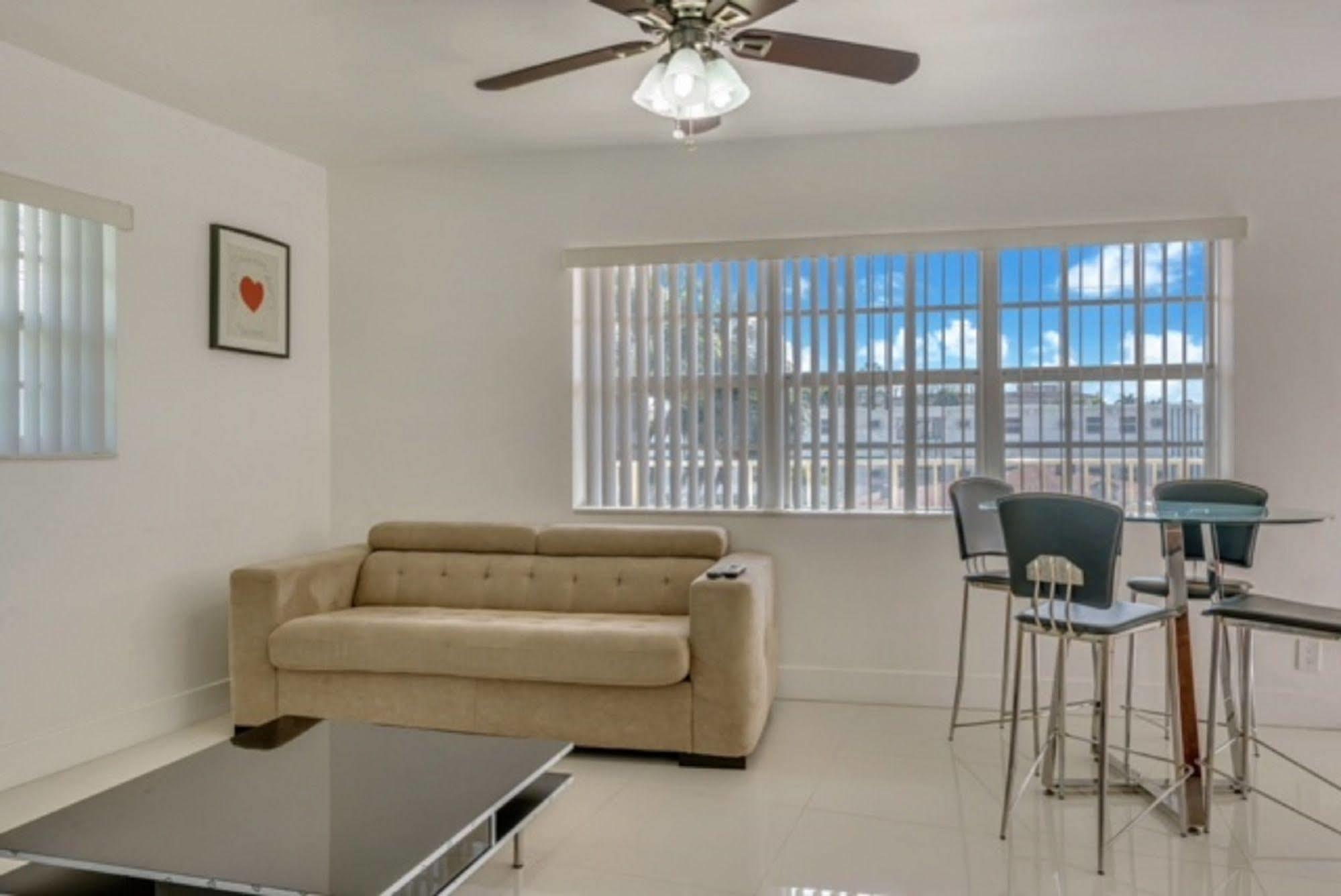 Luna Paradise By The Sea Aparthotel Lauderdale-by-the-Sea Ngoại thất bức ảnh